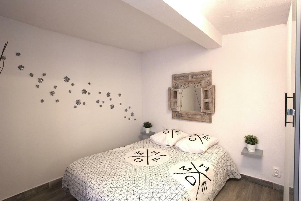 GregBnb-com - T2 Ancien et moderne - PARKING INCLUS - 15min Gare Toulon Exterior foto