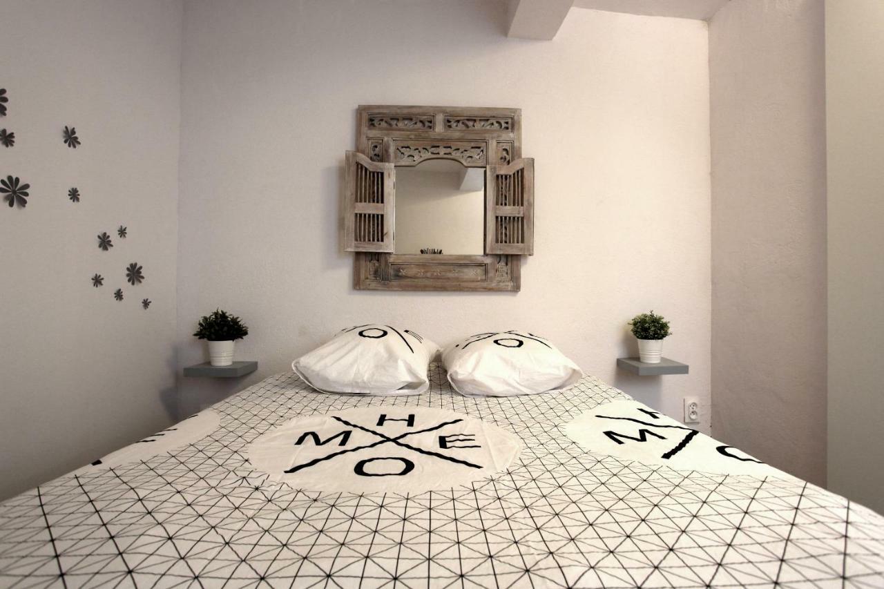 GregBnb-com - T2 Ancien et moderne - PARKING INCLUS - 15min Gare Toulon Exterior foto