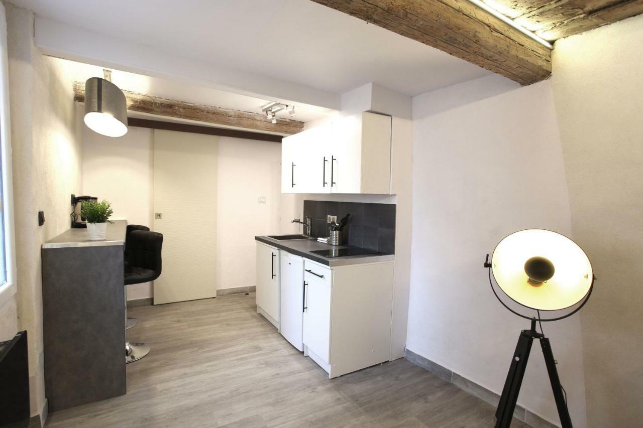 GregBnb-com - T2 Ancien et moderne - PARKING INCLUS - 15min Gare Toulon Exterior foto