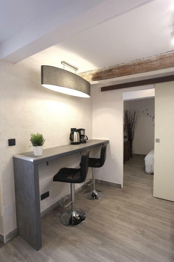 GregBnb-com - T2 Ancien et moderne - PARKING INCLUS - 15min Gare Toulon Exterior foto